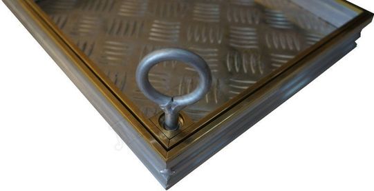 Напольный люк Премиум 44 мм с латунным кантом 1 створка Напольный люк Премиум 44 мм с латунным кантом 1 створка