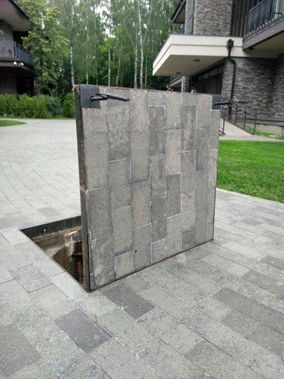 Люк под брусчатку Брус Ли Стальной 900*900 Люк под брусчатку Брус Ли Стальной 900*900